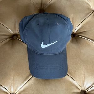 Grey Nike Golf Baseball Cap
